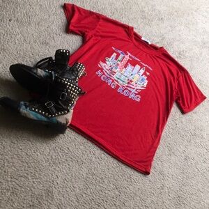 HONG KONG/ RED” HONG KONG” TEE SHIRT/NEW